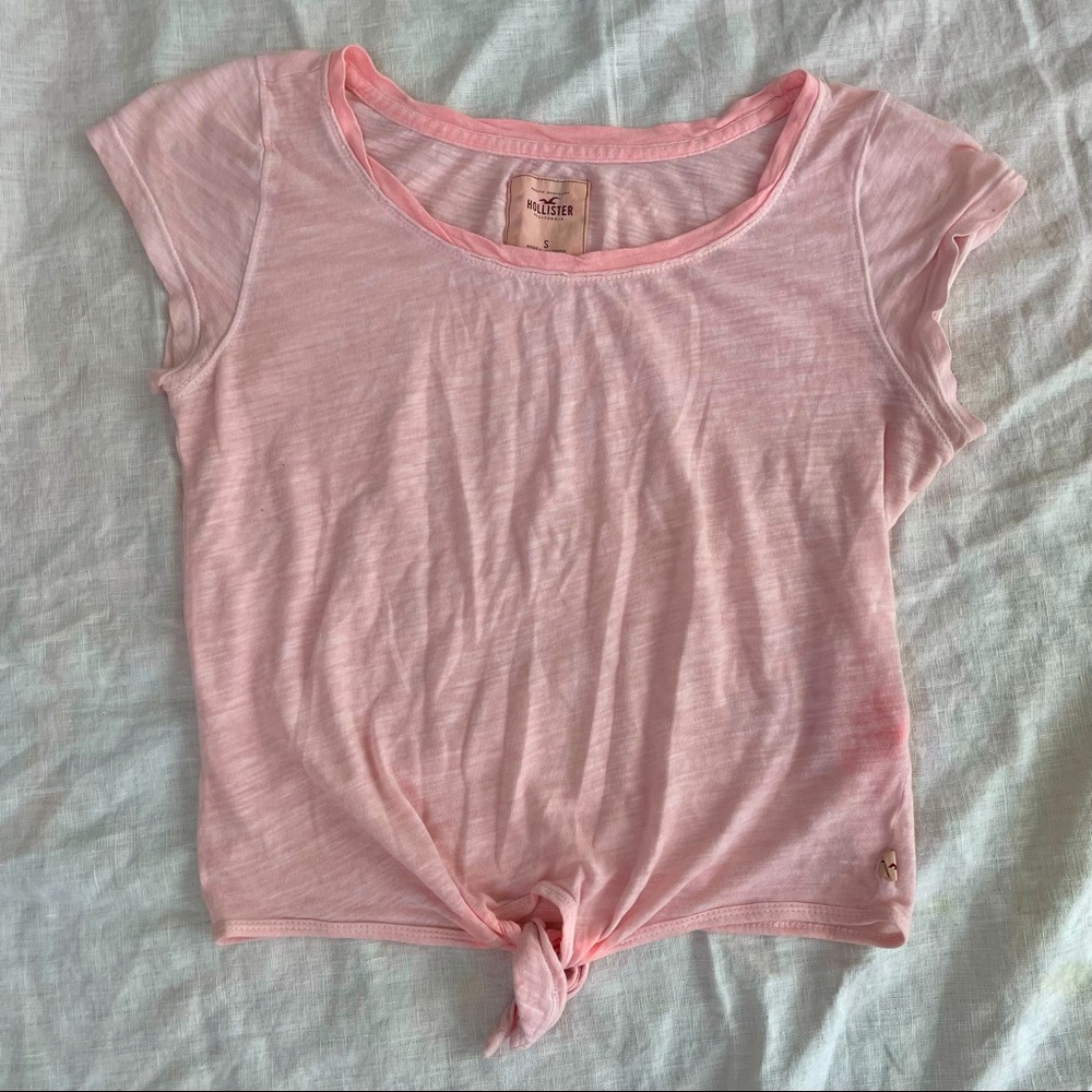 Hollister pink tee with tie